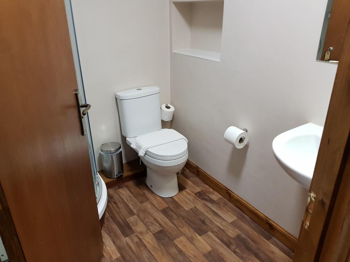 Edinburgh House Apartments ภายนอก รูปภาพ