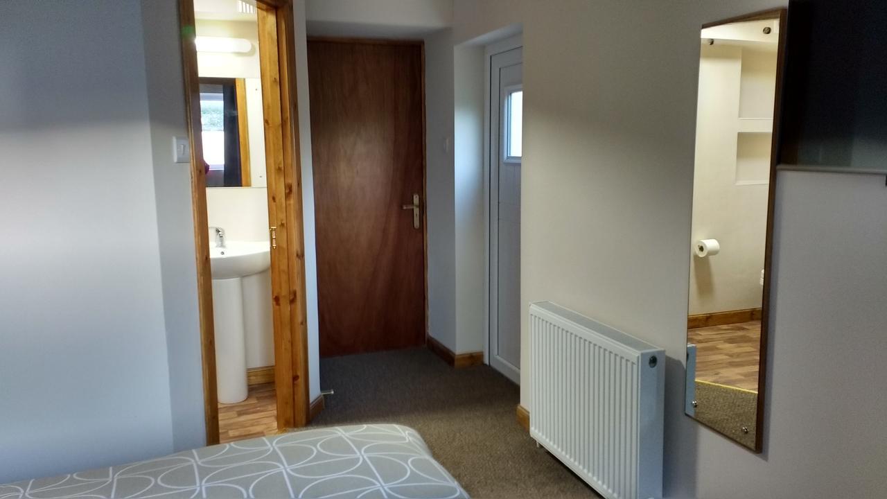 Edinburgh House Apartments ภายนอก รูปภาพ